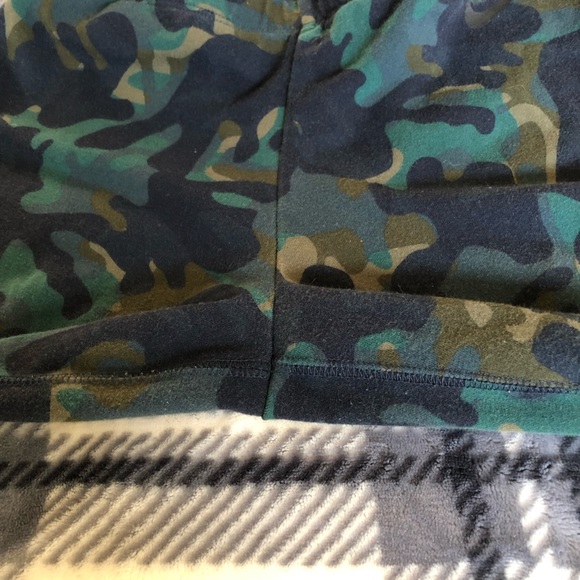 SOLD—-Nike Camo tights - Picture 6 of 6